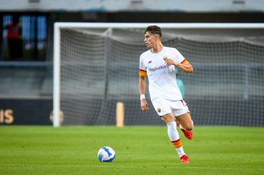 Roma 'nın Riccardo Calafiori portresi İtalyan futbolu Serie A karşılaşması sırasında İtalya' nın Verona kentindeki Marcantonio Bentegodi Stadyumu 'nda Hellas Verona FC ile AS Roma (Arşiv portreleri) maçında, 19 Eylül 2021 - Fotoğraf: Ettore Griffon