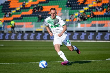 Sassuolo 'nun Davide Frattesi portresi İtalyan futbolu Serie A karşılaşmasında Venezia FC, ABD Sassuolo' ya karşı Venedik, İtalya 'daki Pier Luigi Penzo Stadyumu' nda, 06 Mart 2022 - Fotoğraf: Ettore Griffon