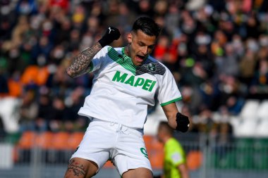 Sassuolo 'dan Gianluca Scamacca, İtalya' nın Venedik kentindeki Pier Luigi Penzo Stadyumu 'nda oynanan Venezia FC-US Sassuolo maçında attığı golü kutluyor - Fotoğraf: Ettore Griffon