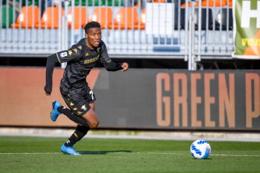 Venezia 'nın David Okereke portresi İtalyan futbolu Serie A maçında Venezia FC ile ABD Sassuolo arasında Venedik, İtalya' daki Pier Luigi Penzo Stadyumu 'nda oynandı.