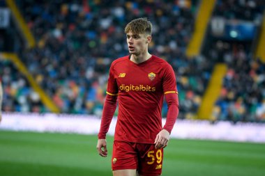 İtalyan futbolu Serie A maçında Roma 'nın Nicola Zalewski portresi Udinese Calcio ile AS Roma maçında Udine, İtalya' daki Dacia Arena stadyumunda, 13 Mart 2022 - Fotoğraf: Ettore Griffon