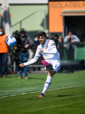 Sampdoria 'dan Bartosz Bereskynski İtalya futbol takımı Serie A maçında Venezia FC ile UC Sampdoria maçı Venedik, İtalya' daki Pier Luigi Penzo Stadyumu 'nda, 20 Mart 2022