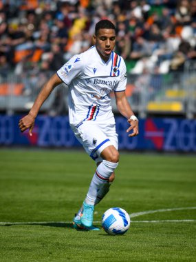 Sampdoria 'nın Abdelhamid Sabiri portresi İtalyan futbolu Serie A maçında Venezia FC ile UC Sampdoria maçında Venedik, İtalya' daki Pier Luigi Penzo Stadyumu 'nda 20 Mart 2022