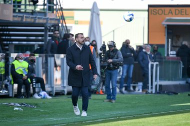 Venezia teknik direktörü Paolo Zanetti İtalya 'nın Venedik kentinde 20 Mart 2022 tarihinde oynanan Venezuela futbol takımı Serie A maçında Venezia FC, UC Sampdoria' ya karşı Venedik Luigi Penzo Stadyumu 'nda karşılaşmıştır.