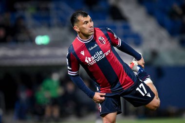 İtalya 'nın Bologna şehrindeki Renato Dall' Ara Stadyumu 'nda oynanan Bologna FC maçında çekilen Gary Medel portresi 20 Mart 2022 - Ettore Griffon