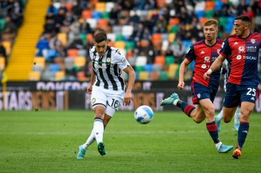 Udinese 'den Nahuel Molina, İtalya' nın Udine şehrindeki Dacia Arena Stadyumu 'nda oynanan Udinese Calcio - Cagliari Calcio maçında 4-1 gol attı.