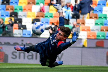 Cagliari 'nin Alessio Cragno portresi İtalyan futbolu Serie A maçında Udinese Calcio ile Cagliari Calcio arasında Friuli - Dacia Arena Stadyumu, Udine, İtalya, 3 Nisan 2022 - Fotoğraf: Ettore Griffon