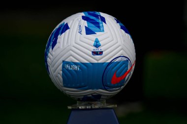İtalya 'nın Udine şehrindeki Dacia Arena Stadyumu' nda oynanan Udinese Calcio - Cagliari Calcio maçında oynanan resmi Serie A Ball maçı, 3 Nisan 2022
