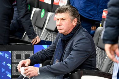 İtalya 'nın Udinese Calcio ile Cagliari Calcio maçında Cagliari' nin baş antrenörü Walter Mazzarri portresi Udine, İtalya 'da Dacia Arena Stadyumu' nda oynanmıştır.