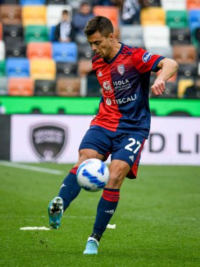 Cagliari 'nin Edoardo Goldaniga portresi İtalyan futbolu Serie A maçı sırasında Udinese Calcio ile Cagliari Calcio arasında Friuli - Dacia Arena Stadyumu, Udine, İtalya' da, 3 Nisan 2022