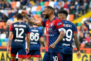 Cagliari 'nin Galvao Joao Pedro portresi İtalya futbol takımı Serie A maçında Udinese Calcio ile Cagliari Calcio' nun Udine 'deki Dacia Arena Stadyumu' nda karşılaşmasını kutluyor.