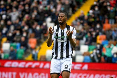 Udinese 'nin Beto Betuncal portresi İtalya' nın Udinese Calcio-Cagliari Calcio maçı sırasında Udine, İtalya 'nın Udine şehrinde Dacia Arena Stadyumu' nda tepki veriyor.