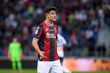 İtalya futbolu sırasındaki Bologna Riccardo Orsolini portresi Bologna FC - Cenova CFC maçı 21 Eylül 2021 'de İtalya' nın Bologna kentindeki Renato Dall 'Ara Stadyumu' nda yapıldı.