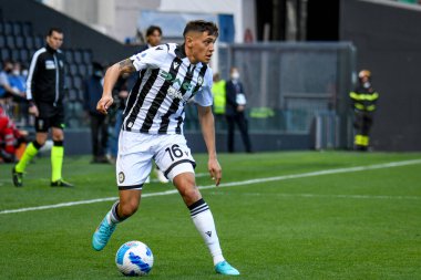 Udinese 'nin Nahuel Molina portresi İtalya futbol takımı Serie A maçında Udinese Calcio ile Friuli - Dacia Arena Stadyumu, Udine, İtalya - 16 Nisan 2022