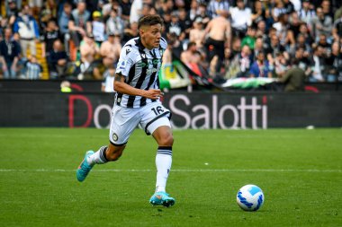 Udinese 'nin Nahuel Molina portresi İtalya futbol takımı Serie A maçında Udinese Calcio ile Friuli - Dacia Arena Stadyumu, Udine, İtalya - 16 Nisan 2022