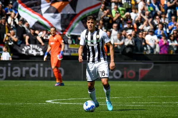 Udinese 'nin Nahuel Molina portresi İtalya futbol takımı Serie A maçında Udinese Calcio ile Friuli - Dacia Arena Stadyumu, Udine, İtalya - 16 Nisan 2022