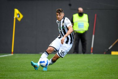 Udinese 'nin Nahuel Molina portresi İtalya futbol takımı Serie A maçında Udinese Calcio ile Friuli - Dacia Arena Stadyumu, Udine, İtalya - 16 Nisan 2022
