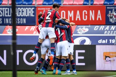 İtalya 'nın Bologna şehrindeki Renato Dall' Ara stadyumunda oynanan Bologna FC - Udinese Calcio maçında Bologna oyuncularının mutluluğu 24 Nisan 2022 - Fotoğraf: Ettore Griffon