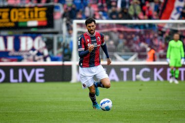Bologna's Roberto Soriano portrait in action  during  italian soccer Serie A match Bologna FC vs Udinese Calcio at the Renato Dall'Ara stadium in Bologna, Italy, April 24, 2022 - Credit: Ettore Griffon