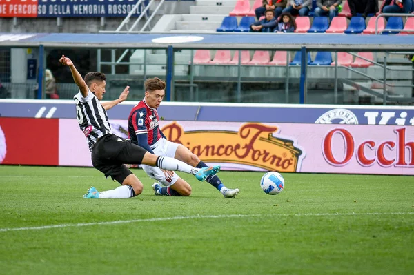 Bologna Aaron Hickey Scores Goal Italian Soccer Serie Match Bologna — Stockfoto