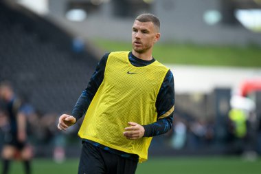 İtalya futbol takımı Serie A maçında Inter 'in Edin Dzeko portresi Udinese Calcio vs Inter - FC Internazionale at the Friuli - Dacia Arena stadyumu, Udine, İtalya, 1 Mayıs 2022 - Fotoğraf: Ettore Griffon