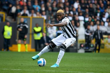 Udinese 'nin İsaac Başarı portresi İtalyan futbolu Serie A maçı sırasında Udinese Calcio vs Inter - FC Internazionale at the Friuli - Dacia Arena stadyumu, Udine, İtalya, 01 Mayıs 2022 - Fotoğraf: Ettore Griffon