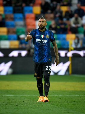 İtalya futbol takımı Serie A maçında Inter 'in Arturo Vidal portresi Udinese Calcio vs Inter - FC Internazionale at the Friuli - Dacia Arena stadyumu, Udine, İtalya, 1 Mayıs 2022 - Fotoğraf: Ettore Griffon