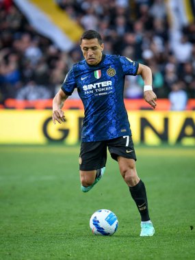 Inter 'in Alexis Sanchez portresi İtalyan futbolu Serie A maçı sırasında Udinese Calcio vs Inter - FC Internazionale at the Friuli - Dacia Arena stadyumu, Udine, İtalya, 1 Mayıs 2022 - Fotoğraf: Ettore Griffon