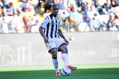 Udinese 'den Samir Caetano de Souza Santos, İtalya' nın Udine şehrinde 17 Ekim 2021 'de oynanan Udinese Calcio vs Bologna FC (portreler arşivi) maçında görev başında.