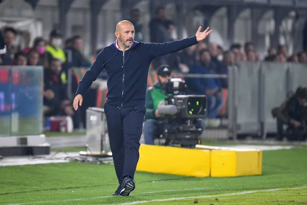 Fiorentina Heas Coach Vincenzo Italiano Gebaren Tijdens Italiaanse Voetbalwedstrijd Serie — Stockfoto