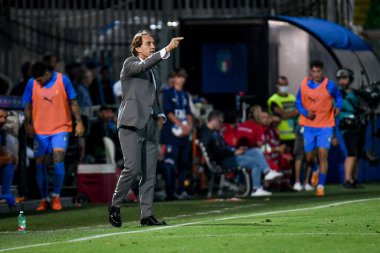 İtalya teknik direktörü Roberto Mancini, İtalya 'nın Cesena kentindeki Dino Manuzzi stadyumunda oynanan UEFA Uluslar Ligi maçında (portreler) jestler yapıyor, 7 Haziran 2022 - Fotoğraf: Ettore Griffon
