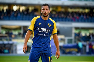 Verona 'nın İtalya futbol takımı Serie A maçındaki Giancluca Caprari portresi, 24 Ekim 2021' de İtalya 'nın Verona kentindeki Marcantonio Bentegodi Stadyumu' nda Hellas Verona FC 'ye karşı SS Lazio (portreler arşivi) maçı.