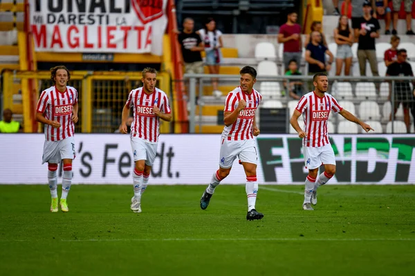 Vicenza Alex Rolfini Celebrates Scoring Goal Friendly Football Match Vicenza — ストック写真