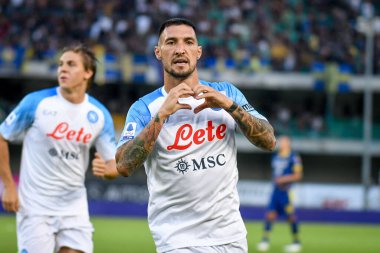 Napoli's Matteo Politano portrait celebrating  during  italian soccer Serie A match Hellas Verona FC vs SSC Napoli at the Marcantonio Bentegodi stadium in Verona, Italy, August 15, 2022 - Credit: Ettore Griffon