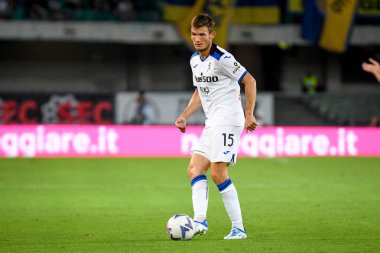 Atalanta's Marten de Roon portrait in action  during  italian soccer Serie A match Hellas Verona FC vs Atalanta BC at the Marcantonio Bentegodi stadium in Verona, Italy, August 28, 2022 - Credit: Ettore Griffon