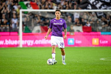 Fiorentina's Lucas Martinez Quarta portrait in action  during  italian soccer Serie A match Udinese Calcio vs ACF Fiorentina at the Friuli - Dacia Arena stadium in Udine, Italy, August 31, 2022 - Credit: Ettore Griffon