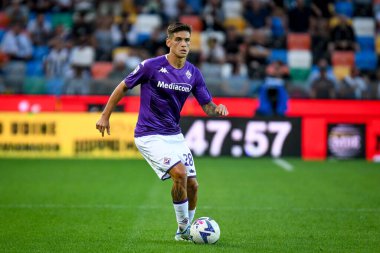 Fiorentina's Lucas Martinez Quarta portrait in action  during  italian soccer Serie A match Udinese Calcio vs ACF Fiorentina at the Friuli - Dacia Arena stadium in Udine, Italy, August 31, 2022 - Credit: Ettore Griffon