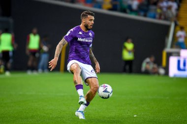 Fiorentina's Lorenzo Venuti portrait in action  during  italian soccer Serie A match Udinese Calcio vs ACF Fiorentina at the Friuli - Dacia Arena stadium in Udine, Italy, August 31, 2022 - Credit: Ettore Griffon