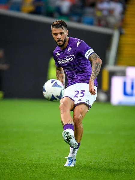 Fiorentina's Lorenzo Venuti portrait in action  during  italian soccer Serie A match Udinese Calcio vs ACF Fiorentina at the Friuli - Dacia Arena stadium in Udine, Italy, August 31, 2022 - Credit: Ettore Griffon