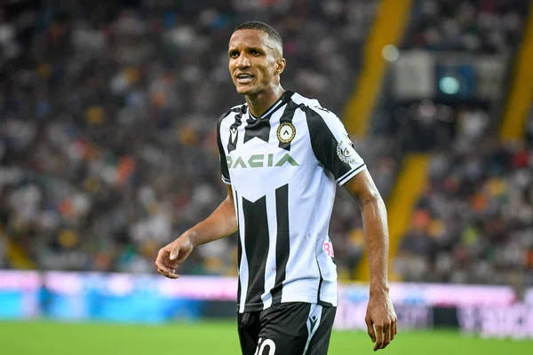 Udinese 'den Rodrigo Nascimento Becao İtalya futbol takımı Serie A maçında Udinese Calcio, Udine' deki Dacia Arena Stadyumu 'nda AS Roma' ya karşı.