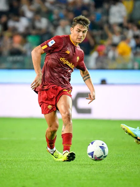 Roma 'nın Paulo Dybala portresi İtalyan futbolu Serie A maçında Udinese Calcio ile AS Roma maçında Udine, İtalya' daki Dacia Arena stadyumunda, Eylül 04, 2022 - Fotoğraf: Ettore Griffon