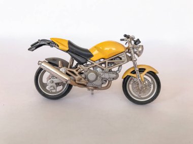 Motosiklet ölçeği modeli. Sarı şehir 