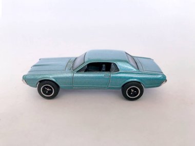 Klasik eski araba ölçeği modeli mini