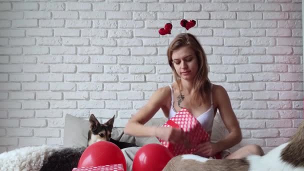 Valentines Day Young Woman Sitting Bed Valentine Day Packing Gift — Video