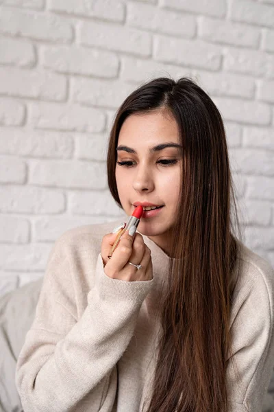 Valentine Day Women Day Brunette Young Caucasian Woman Sitting Bed — Stok Foto