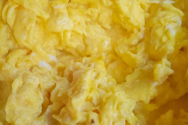 ソルフスクランブルエッグ アメリカの伝統的な自家製スクランブルエッグ朝食の背景 — ストック写真