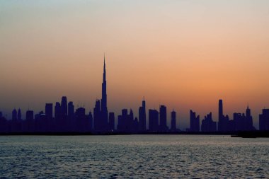 Downtown Dubai üzerinden günbatımı