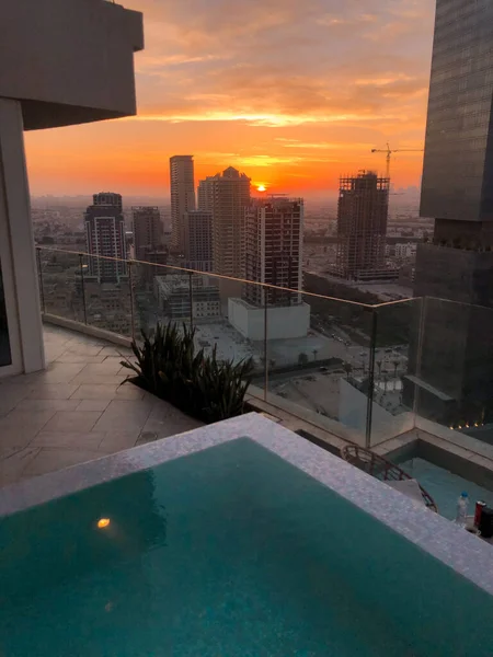 Pôr Sol Sobre Cidade Private Pool Rooftop — Fotografia de Stock