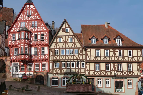 Piazza del mercato medievale con fontana, Miltenberg, Baviera, Germania — Foto Stock