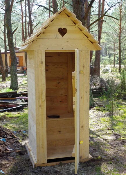 Baño Lugar Retiro Hecho Madera Cruda Medio Del Bosque Sawojka Fotos de stock libres de derechos